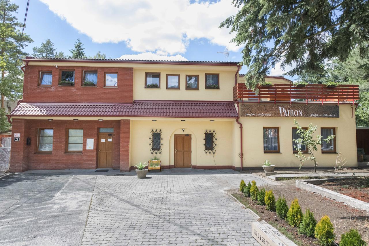 Penzion Patron Бърно Екстериор снимка
